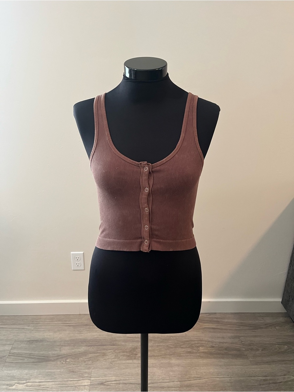 Source Unknown Ribbed Button-Front Crop Tank - Brown